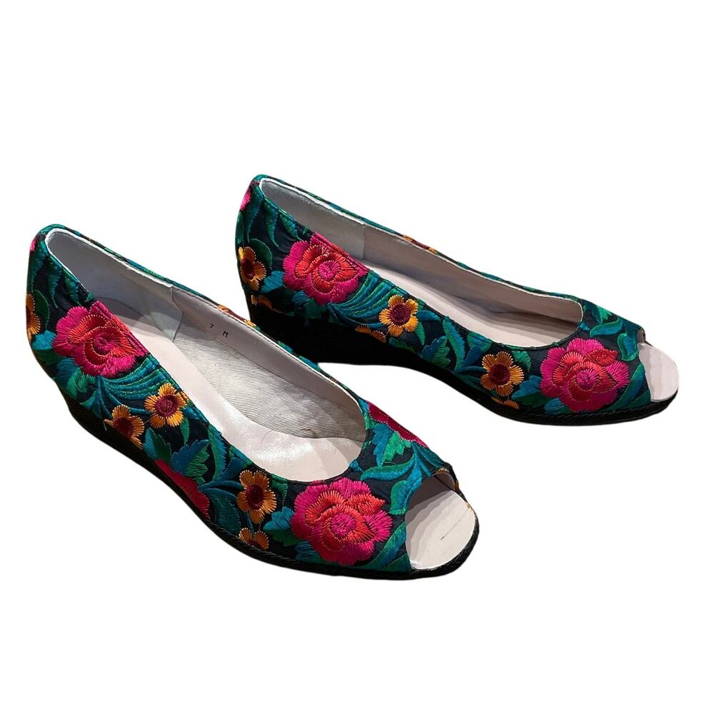 Sesto Meucci Balmy Embroidered Floral Wedge Peep Toe Sandal Women's Sz 7M EUC